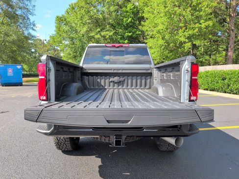 New 2026 Chevrolet Silverado 2500 ZR2 AWD/4WD image 5