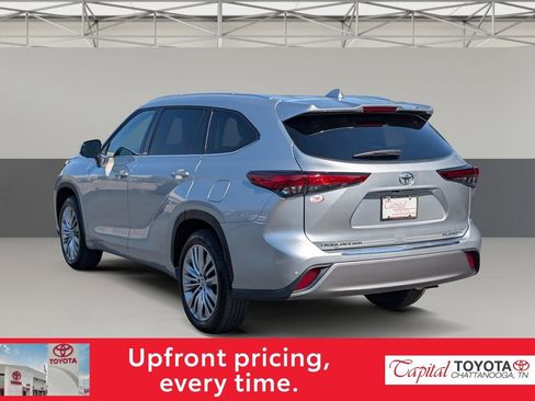 Used 2023 Toyota Highlander Platinum image 5