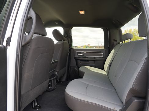 Used 2023 RAM 2500 Big Horn w/ Cold Weather Group AWD/4WD image 18