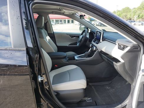 Used 2023 Toyota RAV4 XLE Premium FWD image 17