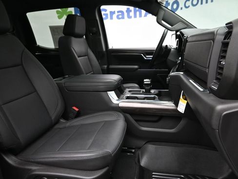 Used 2023 Chevrolet Silverado 1500 LTZ w/ LTZ Premium Package image 7