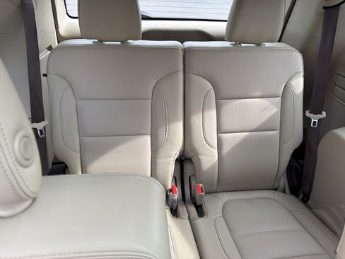 Used 2018 GMC Acadia Denali w/ Technology Package FWD image 11