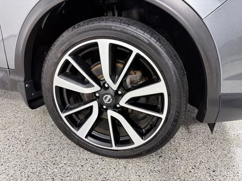 Used 2017 Nissan Rogue Sport SL w/ SL Premium Package AWD/4WD image 10