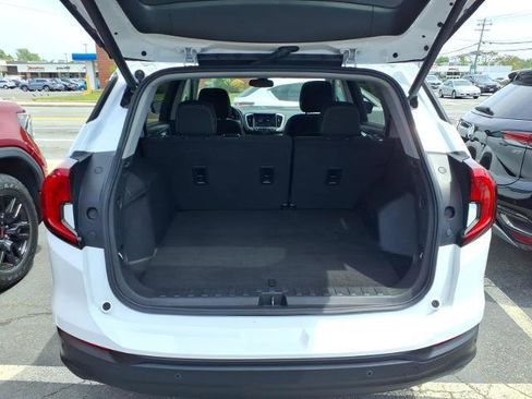Used 2023 GMC Terrain SLE w/ Driver Convenience Package AWD/4WD image 12