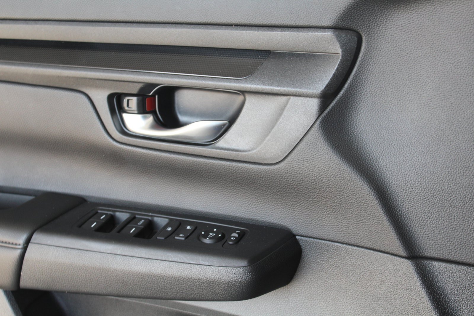 Used 2024 Honda CR-V LX image 13