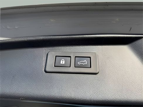 Used 2022 Subaru Outback Touring image 16