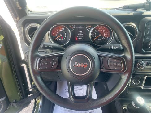 Used 2021 Jeep Gladiator Sport image 23