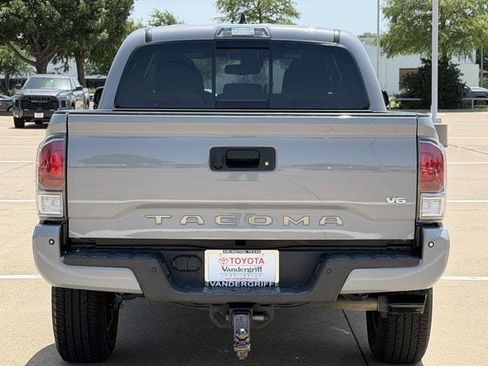 Used 2021 Toyota Tacoma TRD Sport w/ Technology Package RWD image 5