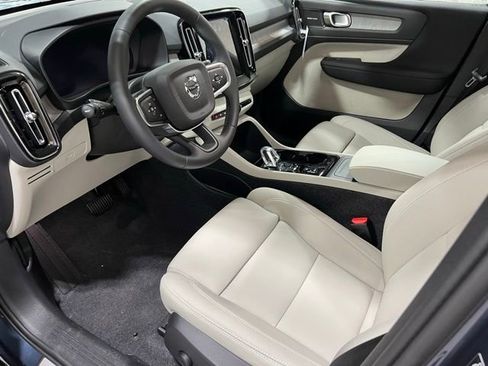 Used 2026 Volvo XC40 B5 Ultra w/ Protection Package Premier image 18