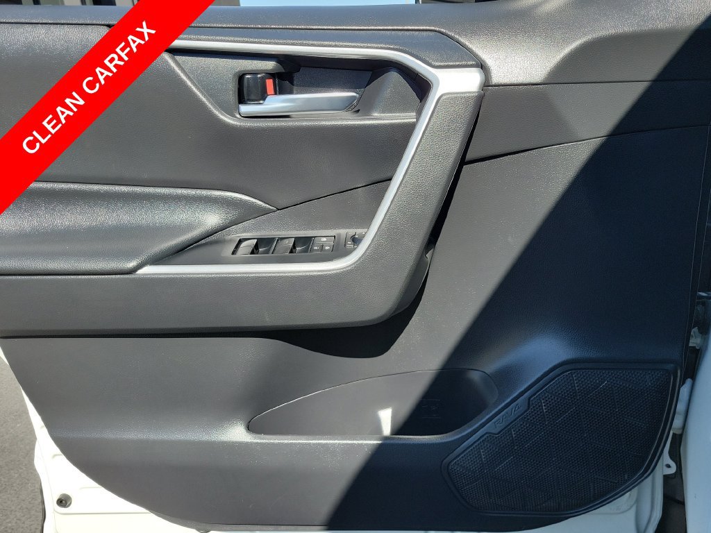 Used 2021 Toyota RAV4 XLE w/ Carpet Mat Package (TMS) FWD image 21