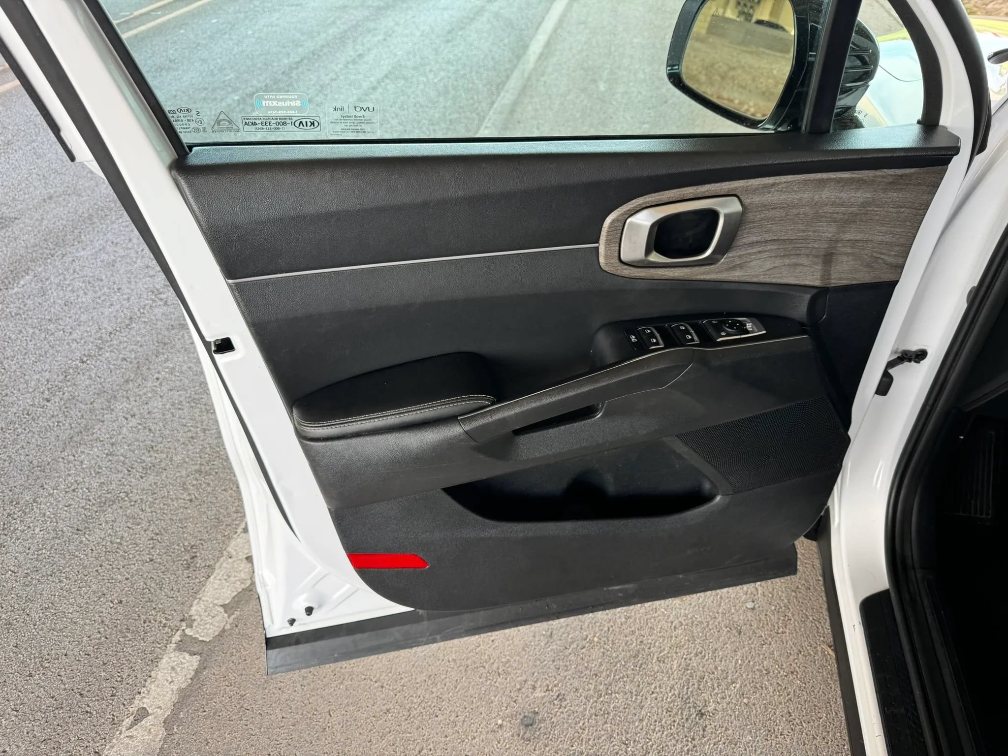 Used 2021 Kia Sorento EX w/ Panoramic Sunroof Package FWD image 9