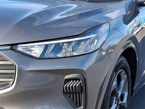 Used 2023 Ford Escape ST-Line w/ Tech Pack #1 image 9