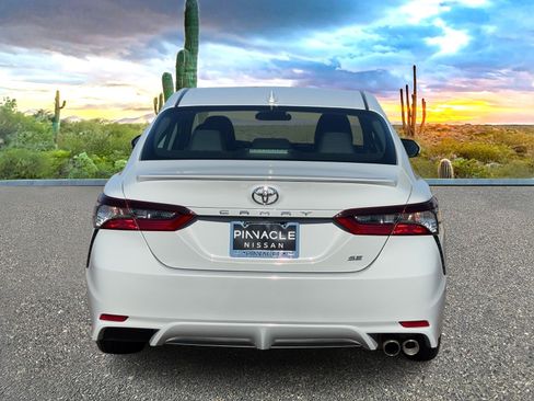 Used 2023 Toyota Camry SE image 5