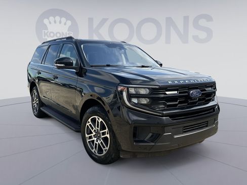 Used 2025 Ford Expedition Active AWD/4WD image 18