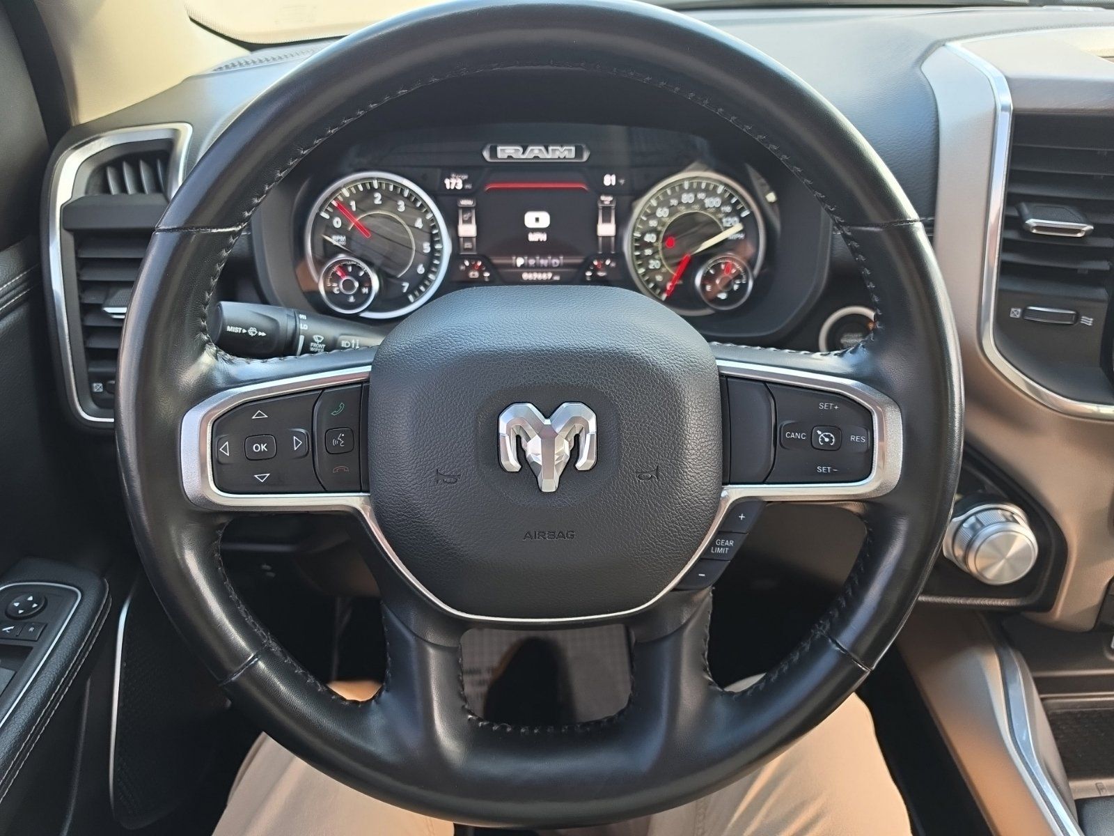 Used 2022 RAM 1500 Laramie AWD/4WD image 10
