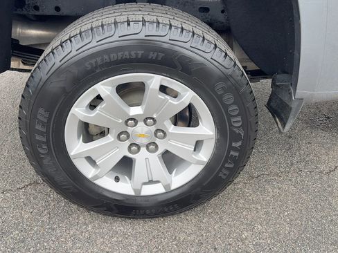 Used 2022 Chevrolet Colorado LT w/ Fleet Safety Package image 14