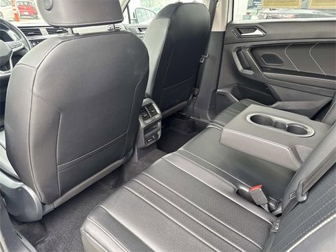 Certified 2022 Volkswagen Tiguan SE image 10