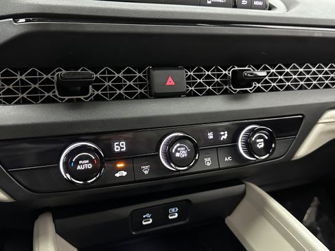 Used 2025 Honda Accord LX image 17