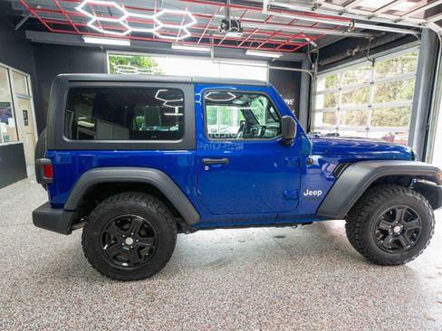 Used 2020 Jeep Wrangler Sport AWD/4WD image 4