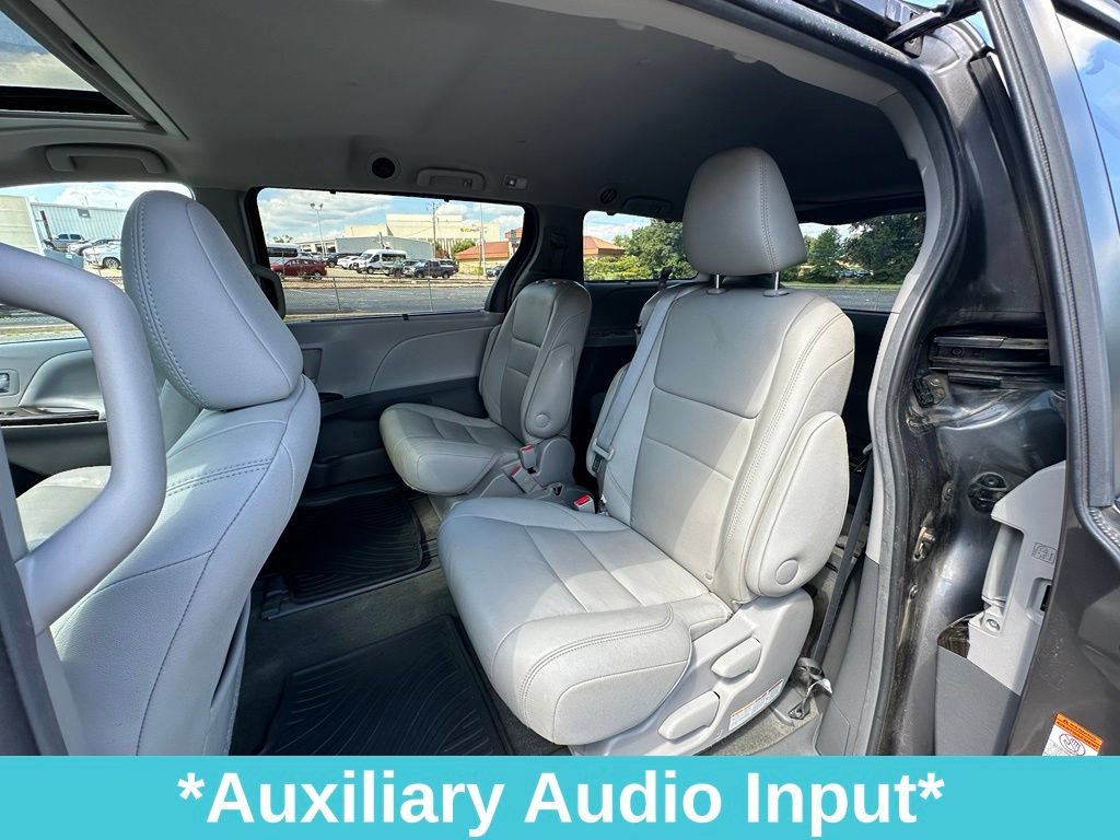 Used 2017 Toyota Sienna XLE FWD image 26