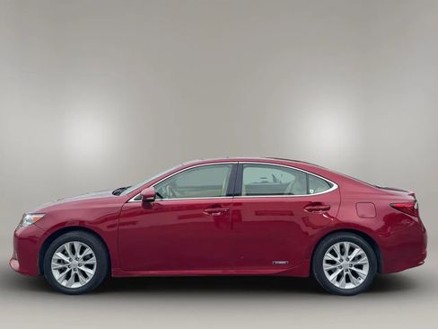 Used 2014 Lexus ES 300h w/ Premium Package w/Bamboo Trim FWD image 4