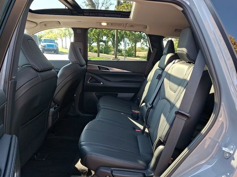 Certified 2026 INFINITI QX60 Luxe w/ Cargo Package AWD/4WD image 11