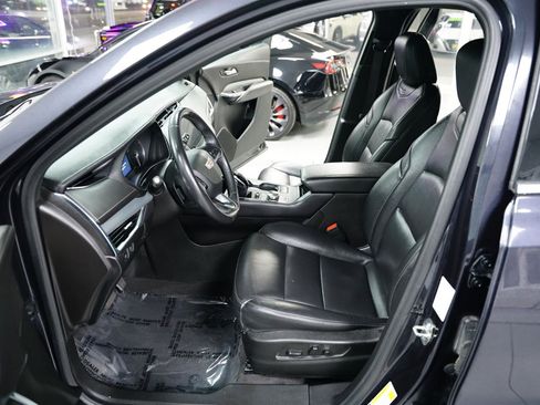 Used 2023 Cadillac XT4 Premium Luxury image 23