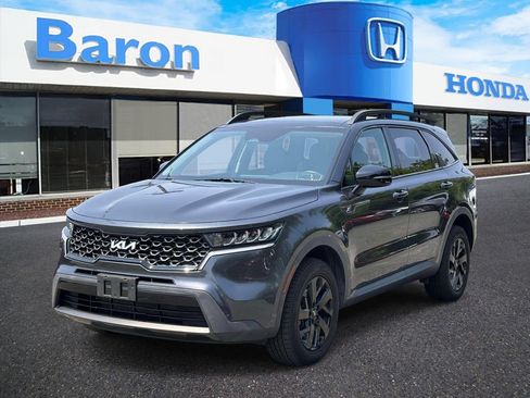 Used 2022 Kia Sorento S w/ Panoramic Sunroof Package AWD/4WD image 2