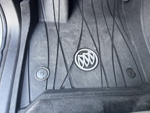 Used 2020 Buick Enclave Essence w/ Sound and Sites Package image 17