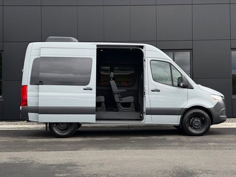 Used 2024 Mercedes-Benz Sprinter 2500 image 22