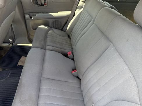Used 2004 Chevrolet Blazer LS w/ Preferred Equipment Group AWD/4WD image 15