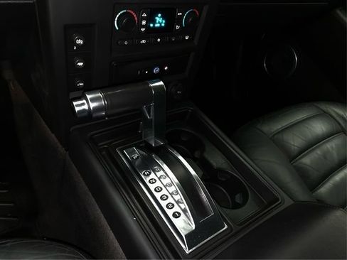 Used 2005 HUMMER H2 Luxury w/ Preferred Equipment Group image 32