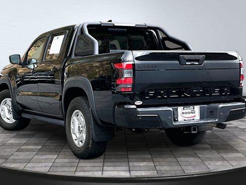 Used 2024 Nissan Frontier SV w/ Hardbody Edition AWD/4WD image 3