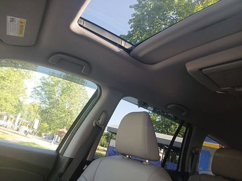Used 2019 Honda Pilot Touring image 9
