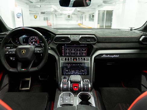 Used 2024 Lamborghini Urus Performante image 45