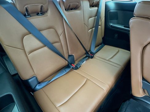 Used 2023 Nissan Pathfinder Platinum w/ Black Appearance Package FWD image 20