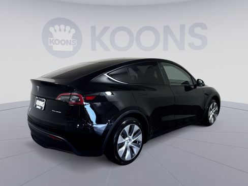 Used 2024 Tesla Model Y Long Range AWD/4WD image 7