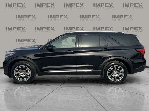 Used 2025 Ford Explorer Platinum image 2