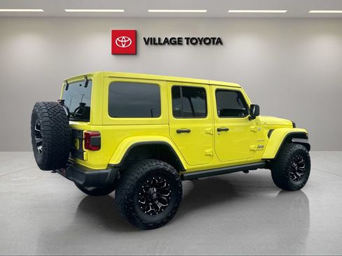 Used 2024 Jeep Wrangler Unlimited Sahara AWD/4WD image 5