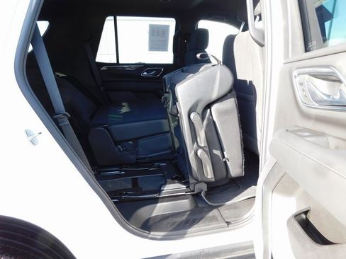 Used 2024 GMC Yukon SLE image 33