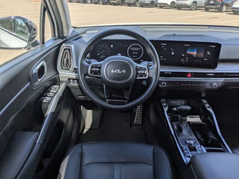 Used 2024 Kia Sorento SX image 16