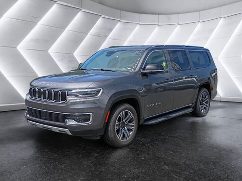 Used 2024 Jeep Wagoneer L Series II AWD/4WD image 2