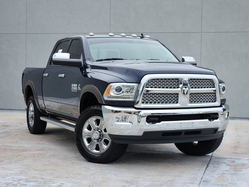 Used 2018 RAM 2500 Laramie AWD/4WD image 1