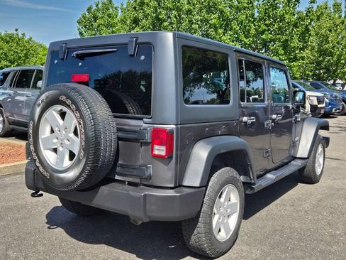Used 2018 Jeep Wrangler Unlimited Sport AWD/4WD image 4