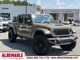 Used 2025 Jeep Gladiator Mojave w/ Convenience Group AWD/4WD video 1