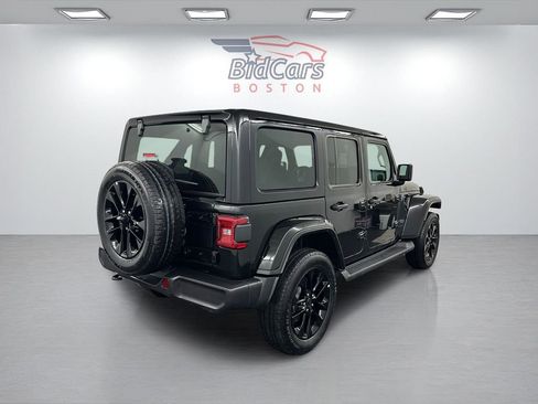 Used 2025 Jeep Wrangler Unlimited Sahara image 4