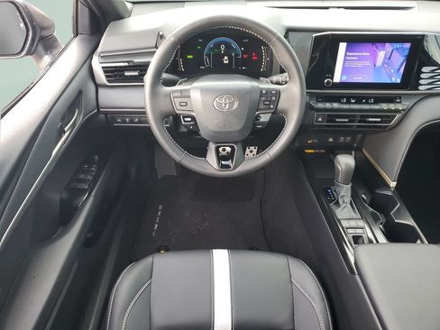 Used 2026 Toyota Camry SE FWD image 15