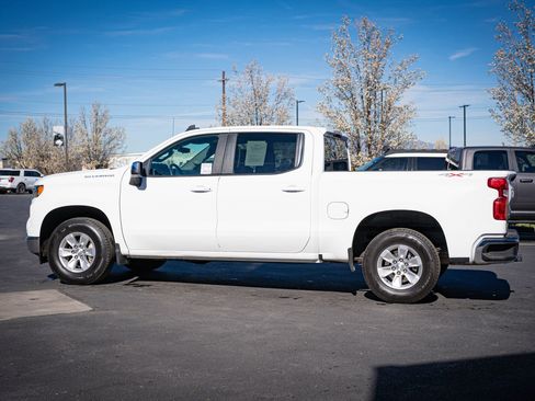 Used 2023 Chevrolet Silverado 1500 LT w/ Work Truck Package AWD/4WD image 9
