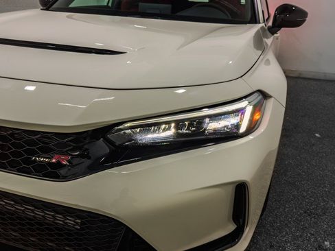 Used 2025 Honda Civic Type R image 5
