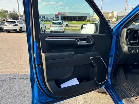 Used 2023 Chevrolet Silverado 1500 RST AWD/4WD image 9